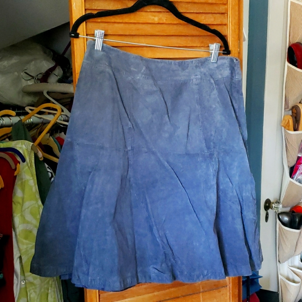 Hal Rubinstein knee length lined suede skirt blue